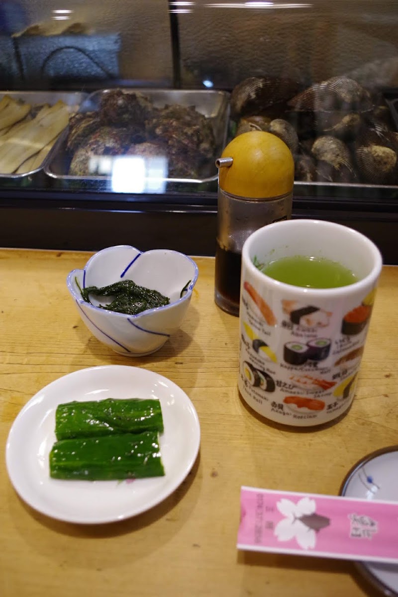 Hide Zushi Photos 9