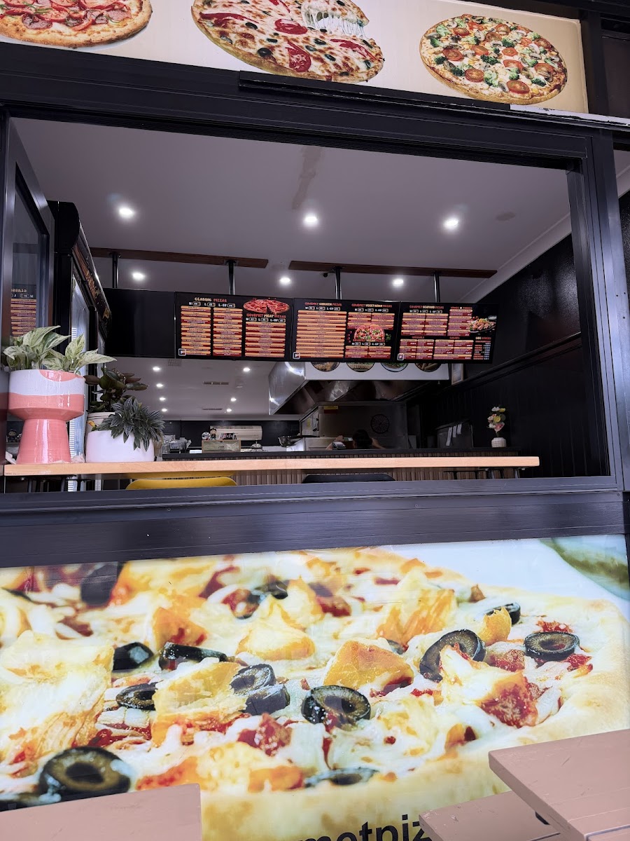 Hills Gourmet Pizza