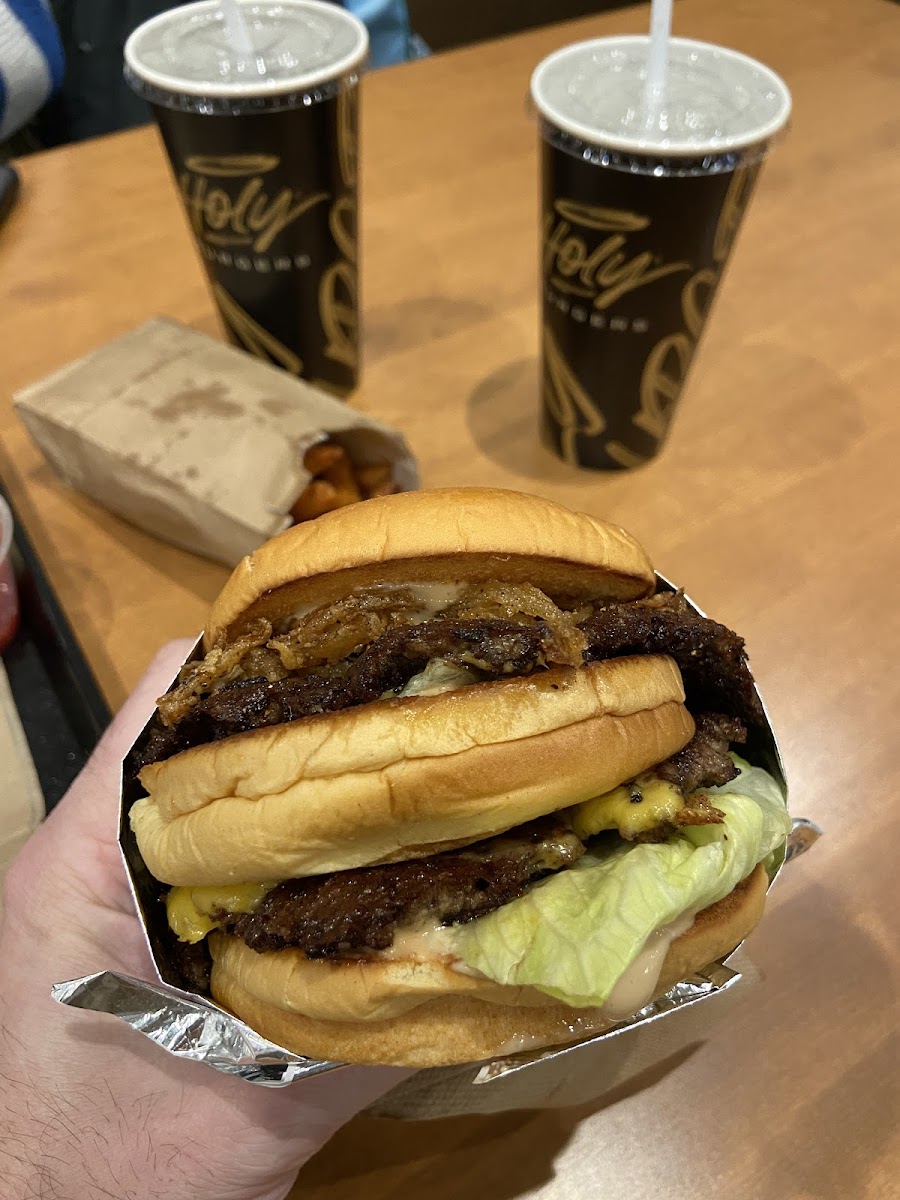 Holy Burgers Photos 9