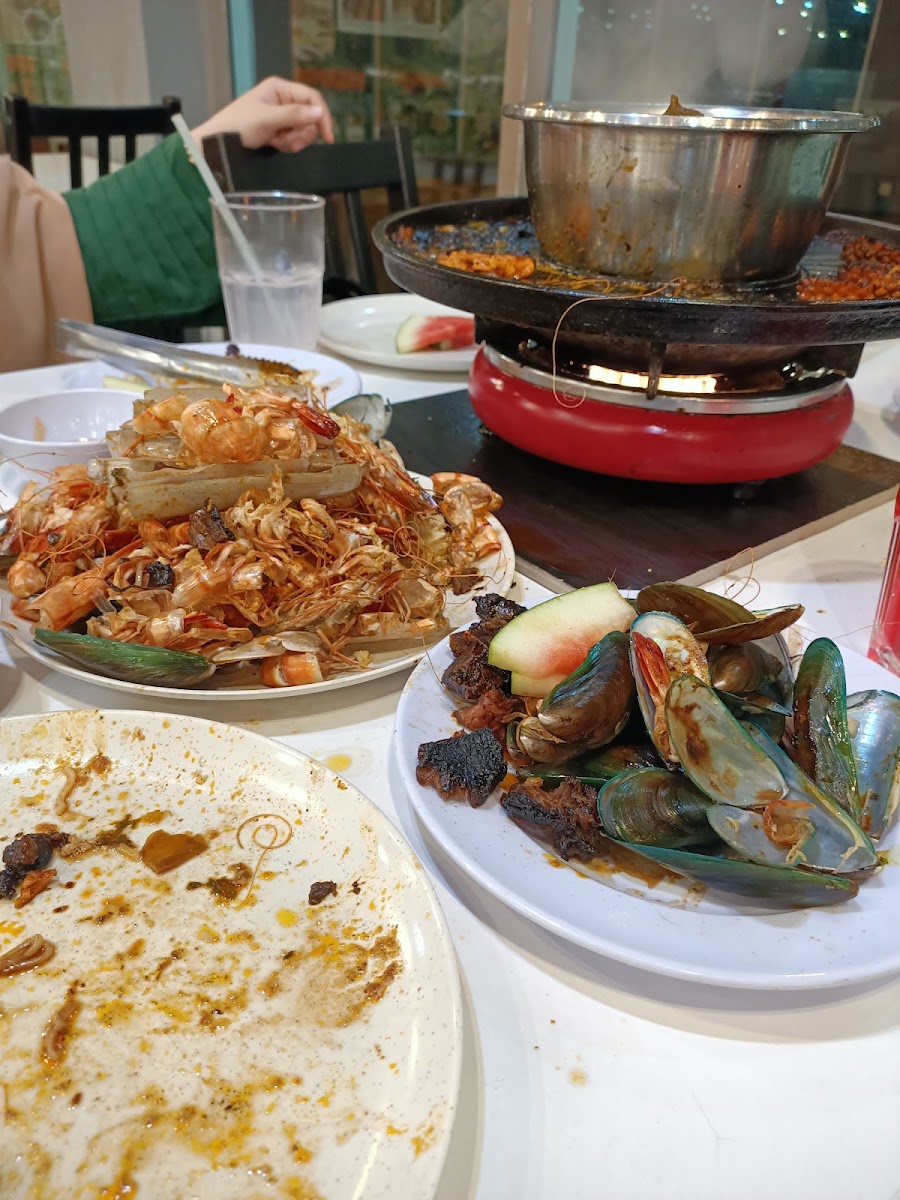 Hot Pot King Steamboat & Grill Photos 9