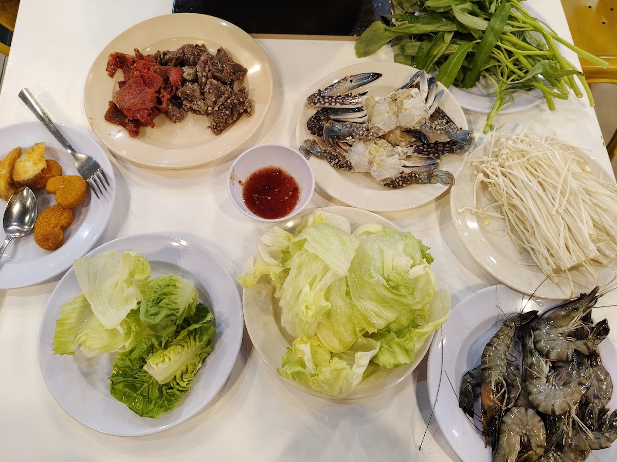 Hot Pot King Steamboat & Grill Photos 2
