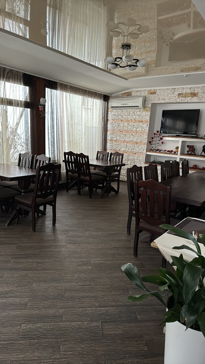 Hotelʹ-Restoran 'elit'