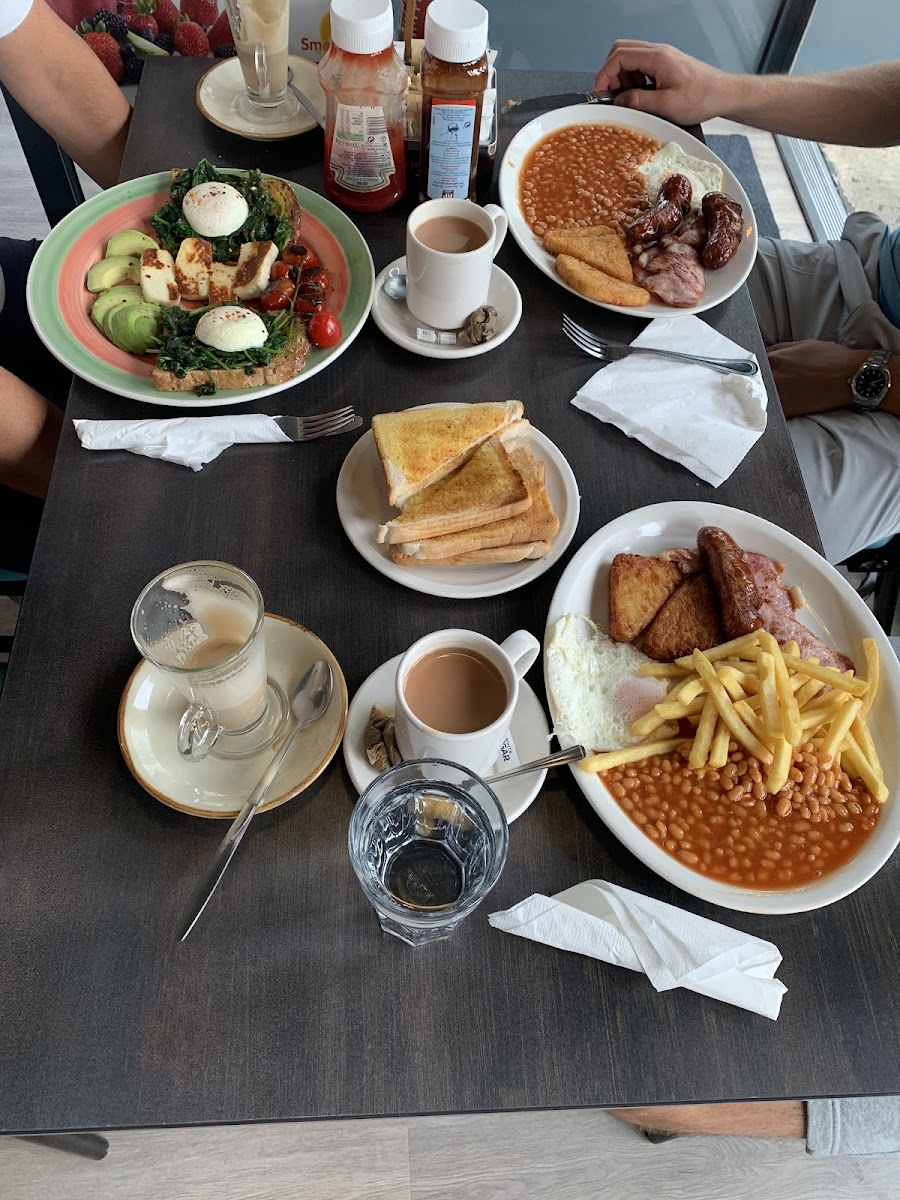 Hr's Café House Photos 9