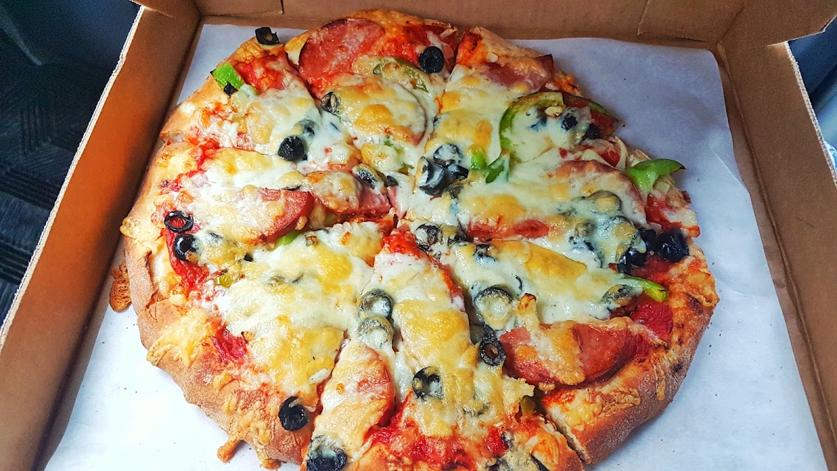 Hu's Pizza & Donairs Photos 9