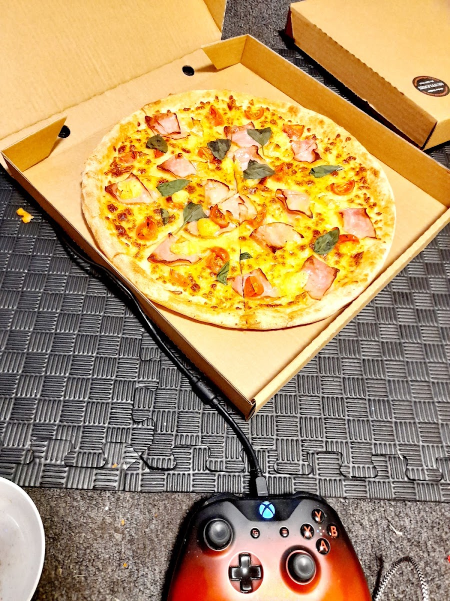 Hustle Gourmet Pizza Photos 9