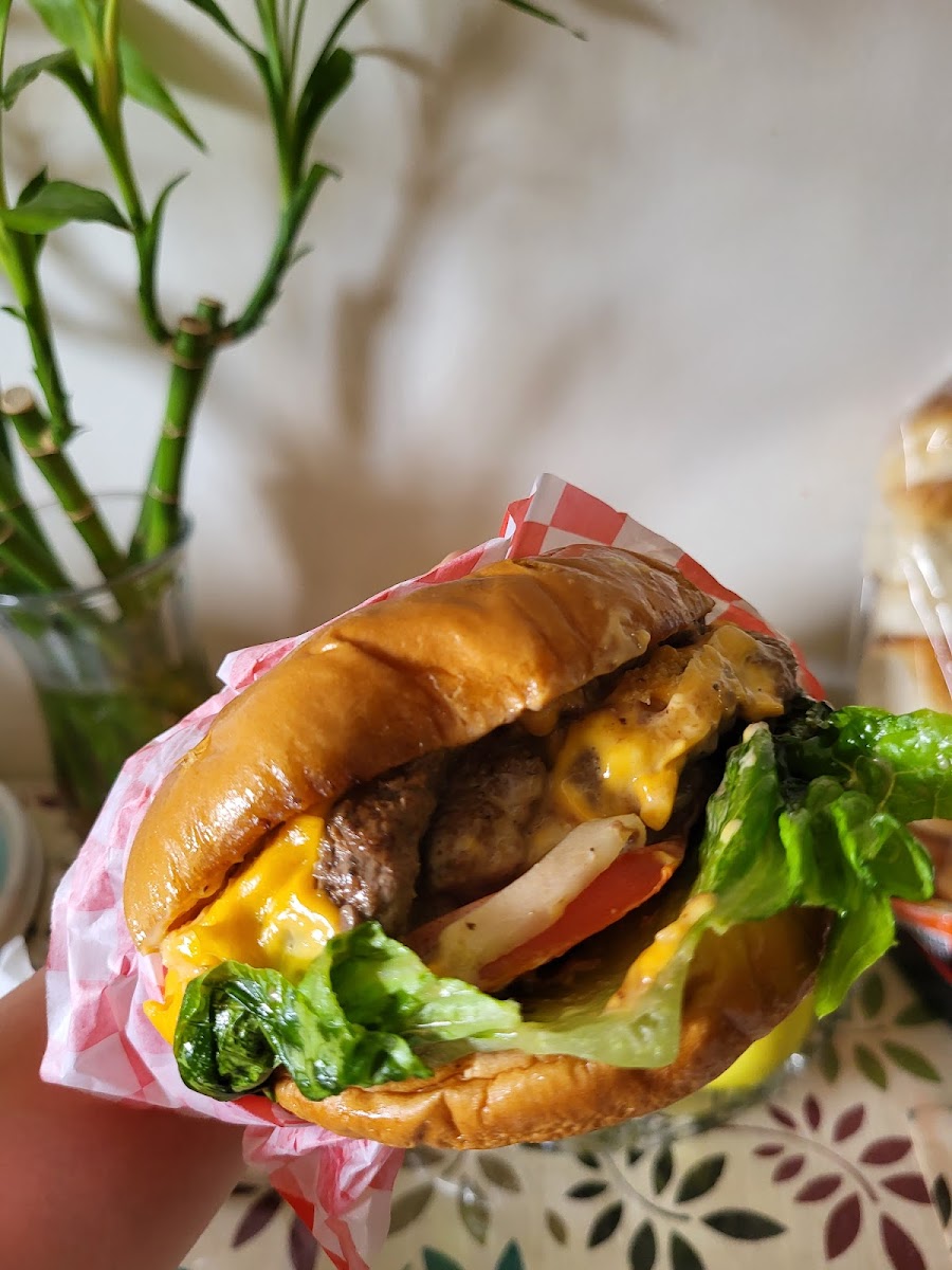 Illegal Burgers Photos 9