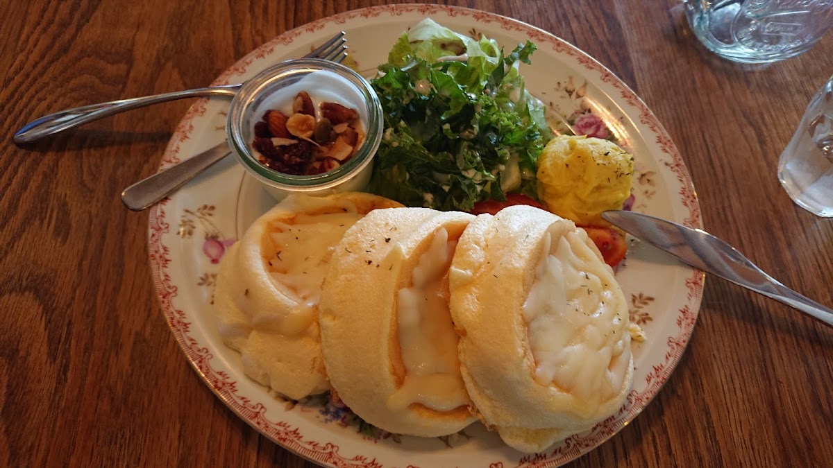 Iriya Plus Café Custom Warehouse Photos 9