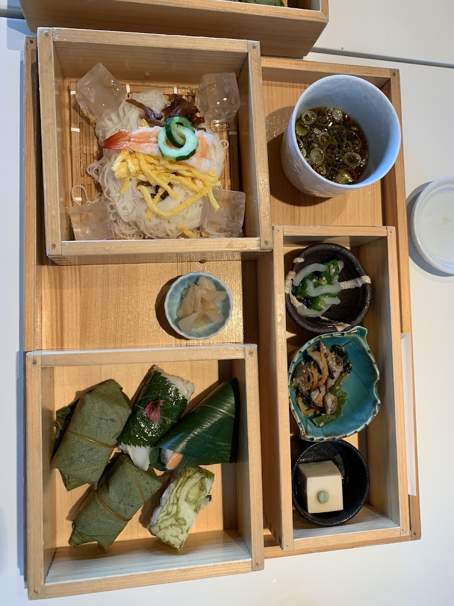 Izasa Restaurant Sanjō Branch Photos 9