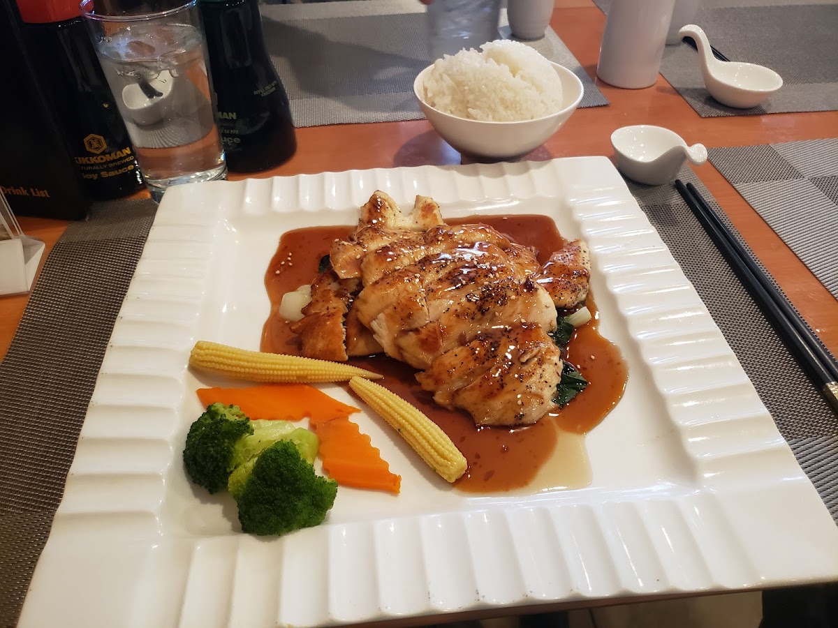 Izumi Japanese Steak House & Sushi Bar Photos 9