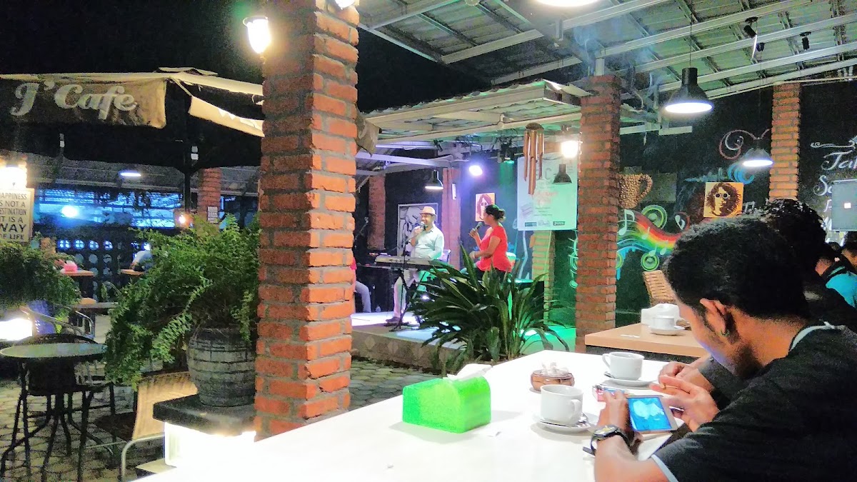 J Cafe