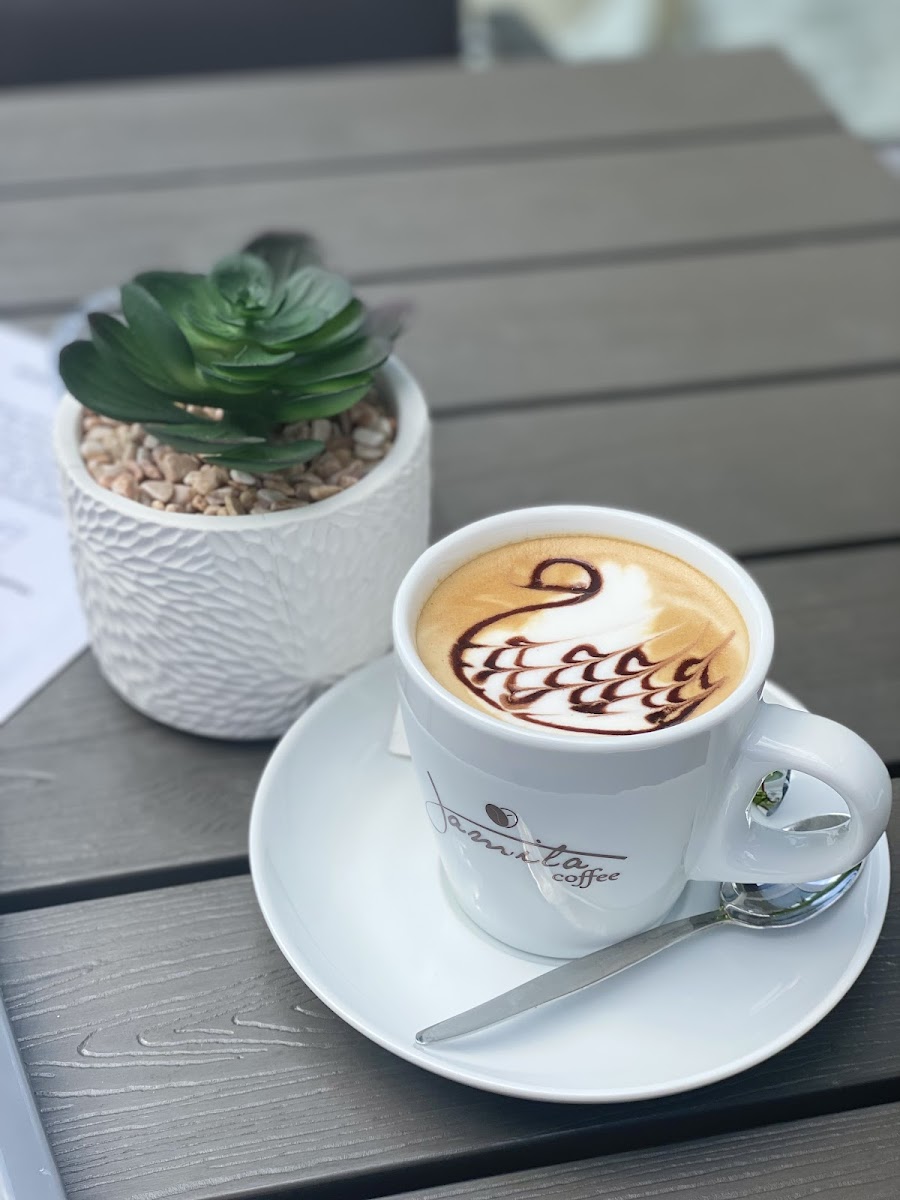 Jamila Coffee Gmbh (Kaffeerösterrei Mit Cafelounge)