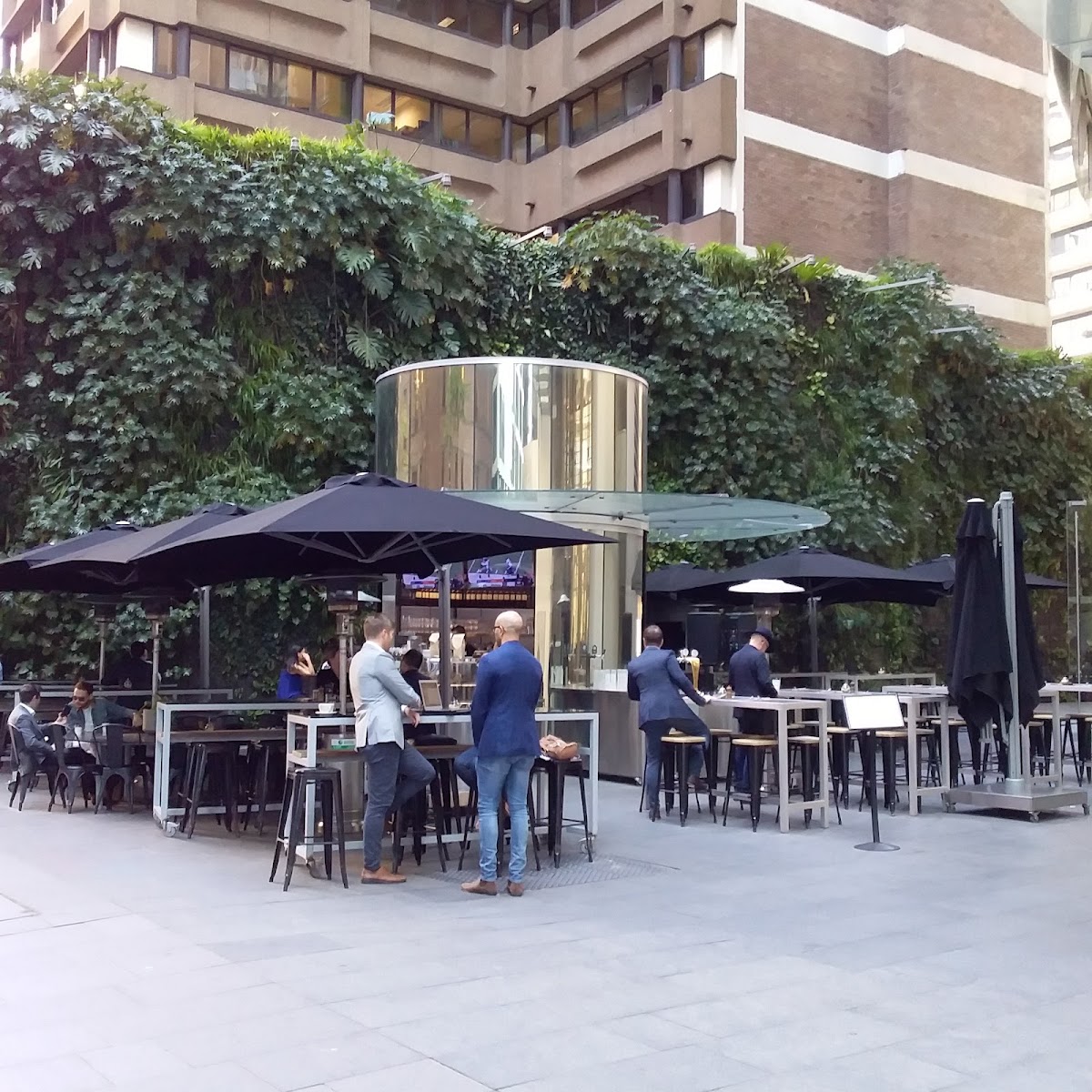 Janus Bar