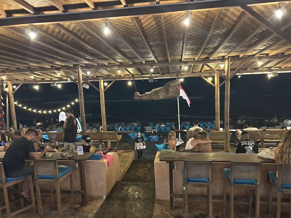 Jempinis Beach Bar