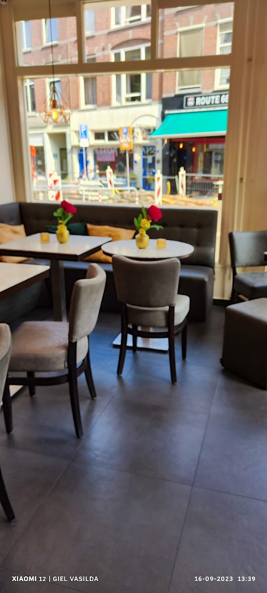 Jessy Snack & Roti Place