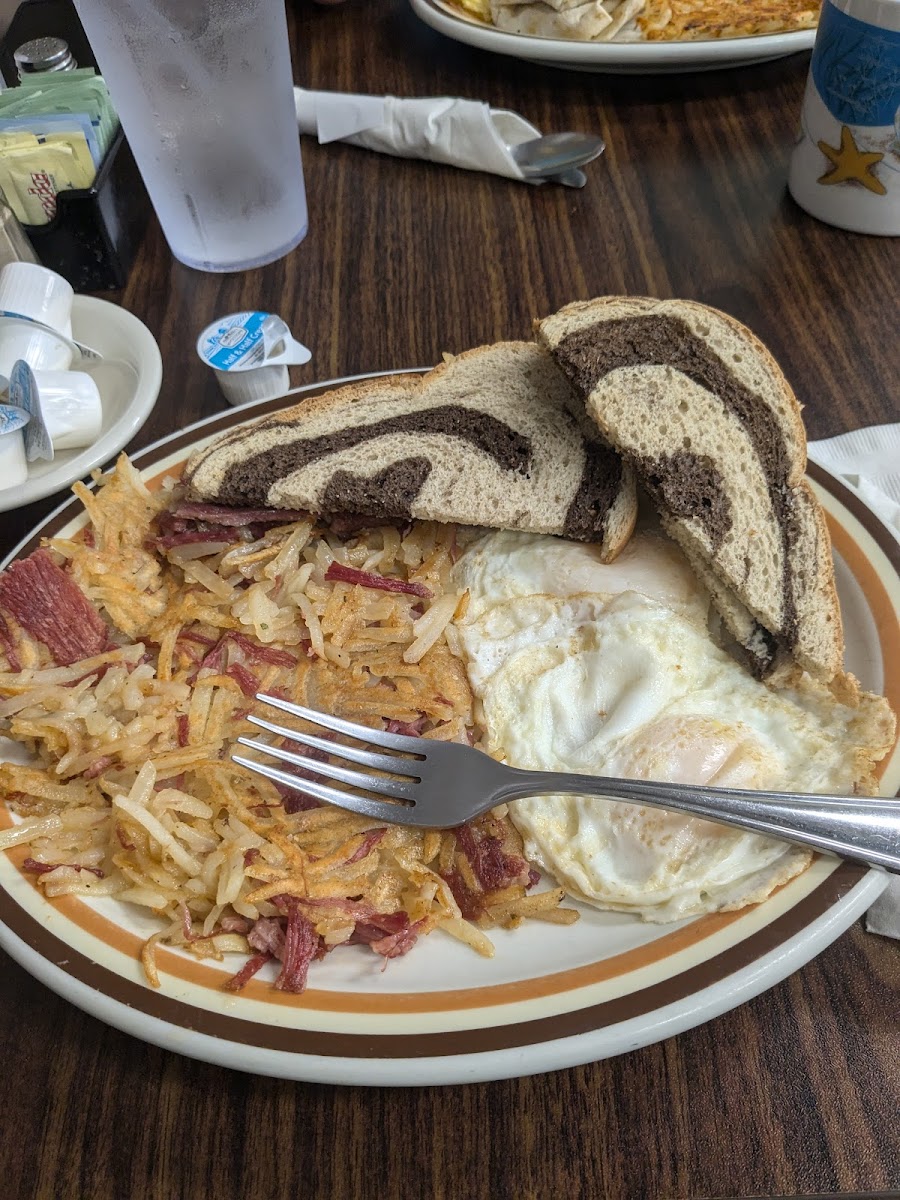 Jolly Roger's Diner Photos 2