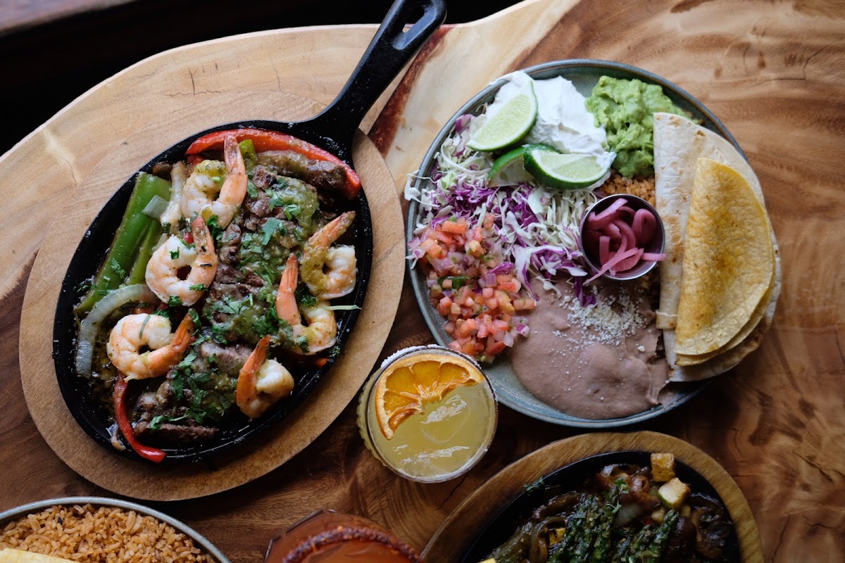 Jorge's Mexican Restaurant & Bar Photos 2