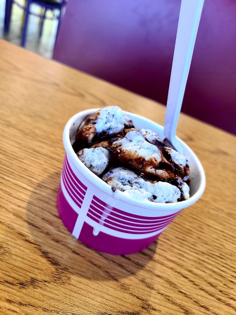 Juanitos Ice Cream Shop Photos 9