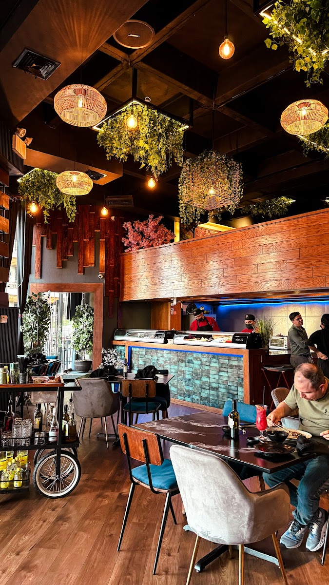 Kabuki Bistro , Sushi & Japanese Cuisine