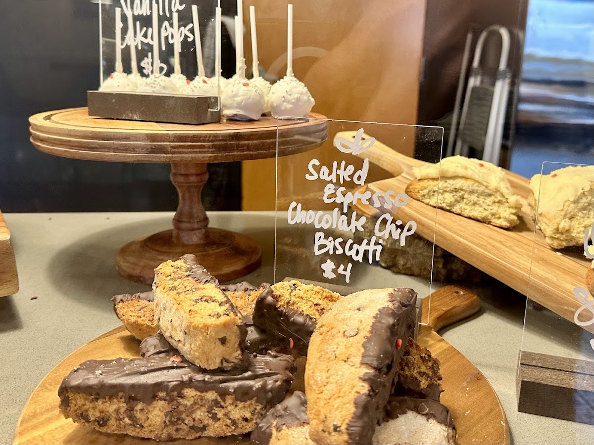 Kaysi Cakes Café & Dessert Company Photos 9