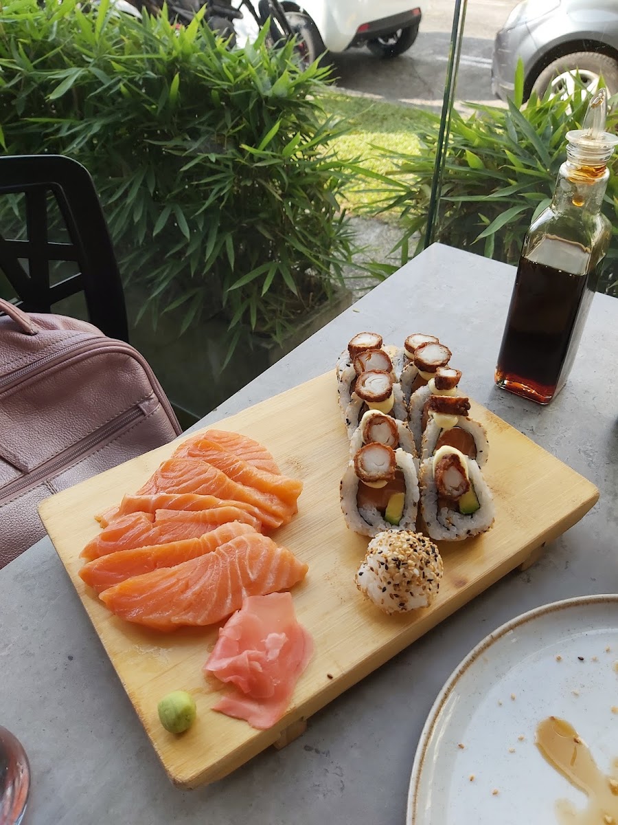 Keizaki Sushi & Wok Photos 9