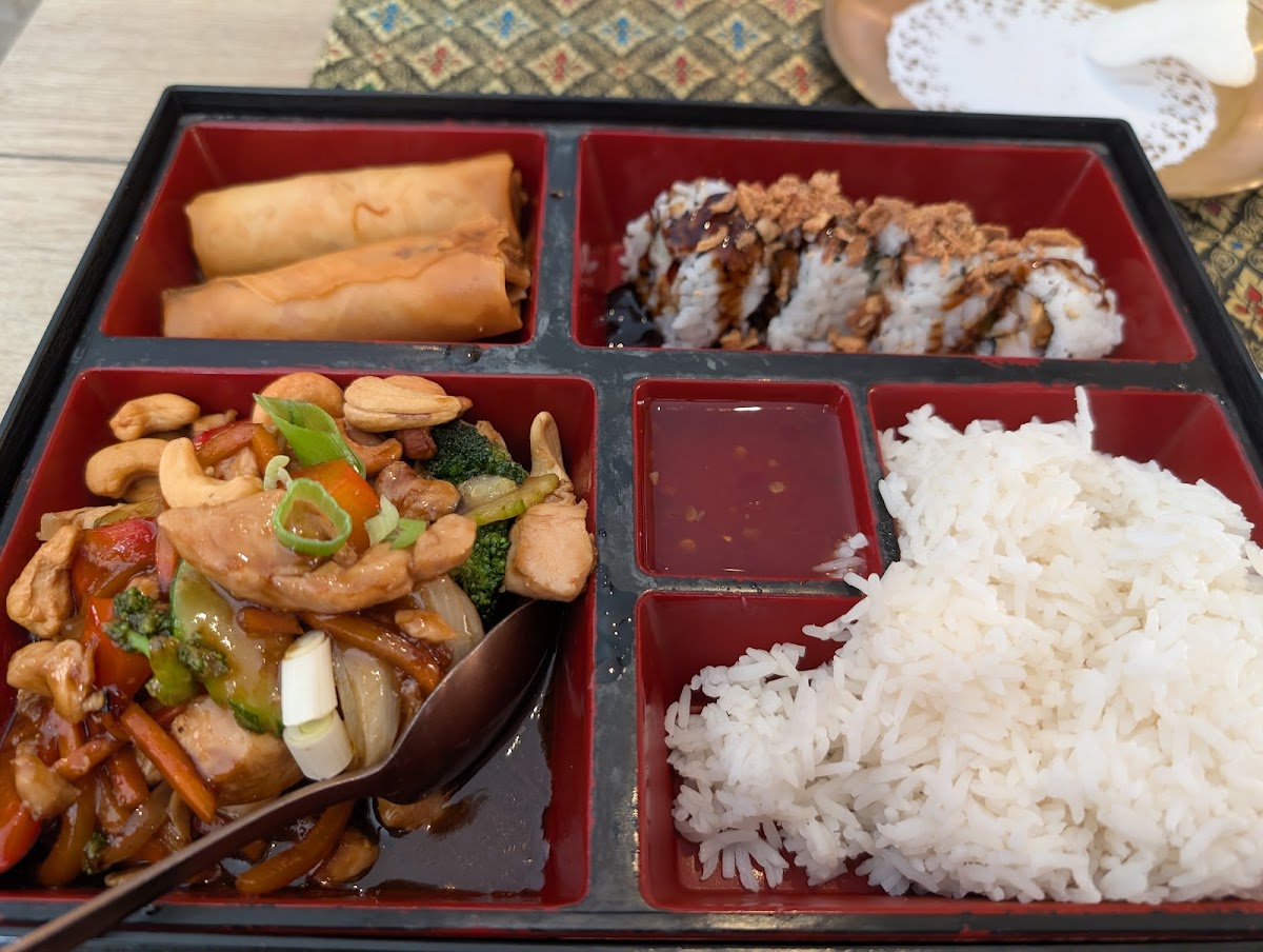 Khao Thai & Sushi Photos 2