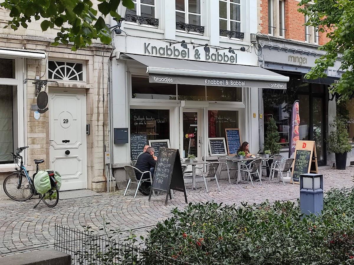 Knabbel En Babbel