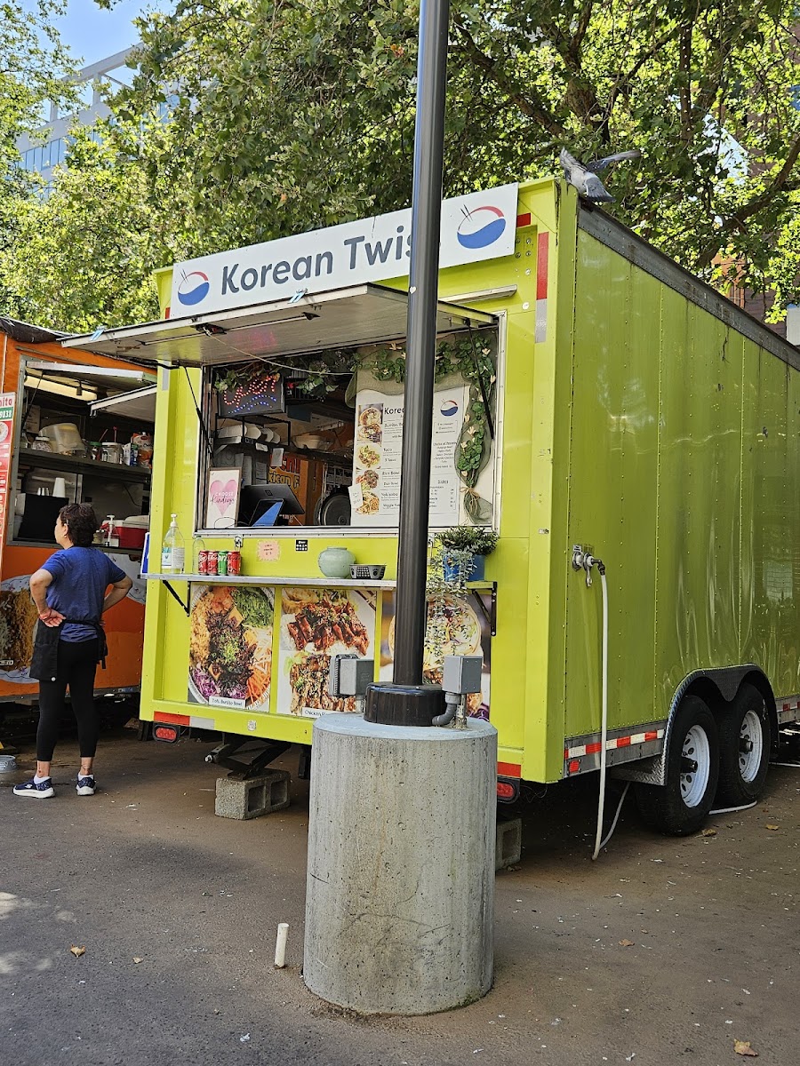 Korean Twist On 5Th Photos 2