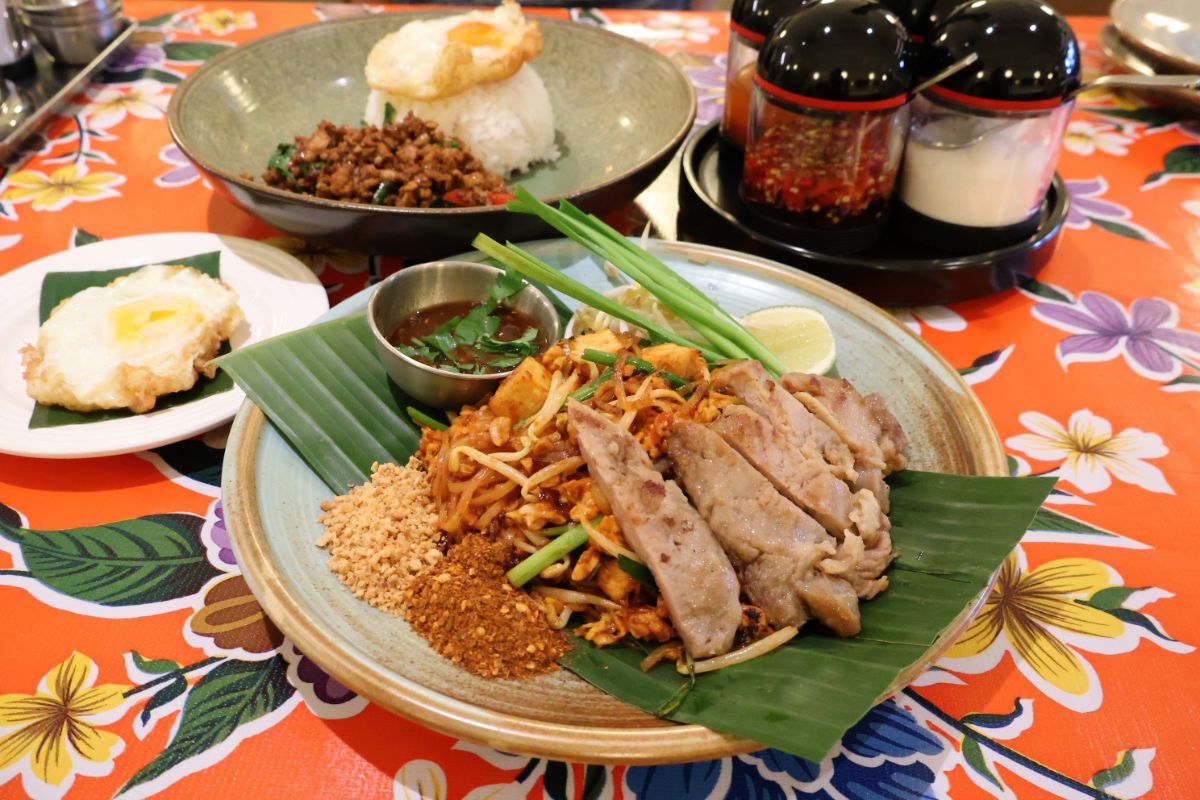 Kra Pow Thai Restaurant (Chinatown Point) Photos 2