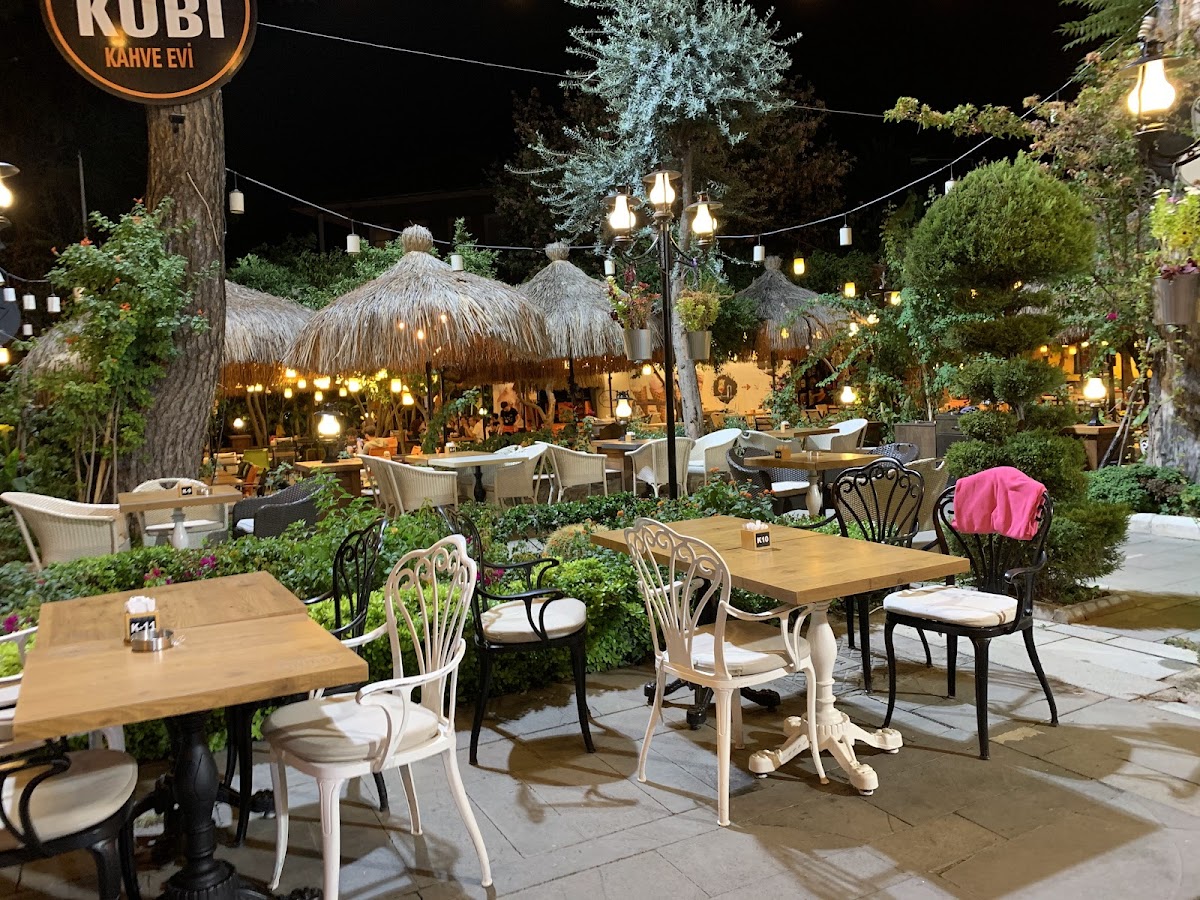 Kubi Coffeehouses