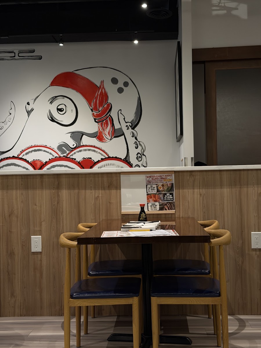 Kujira Sushi & Izakaya