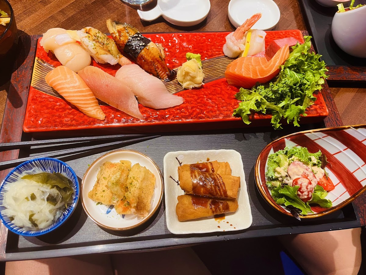 Kujira Sushi & Izakaya Photos 9