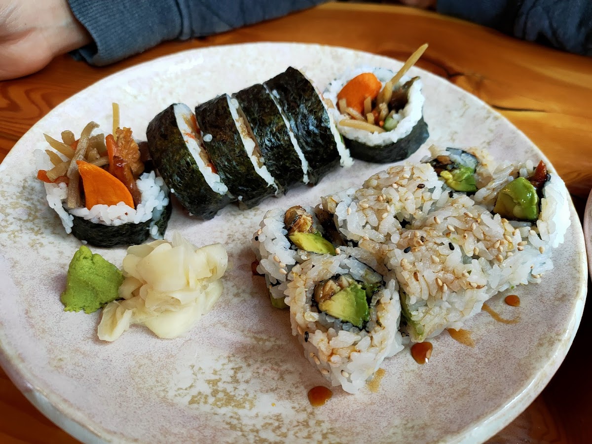 Kurama Sushi Japanese Restaurant Photos 9