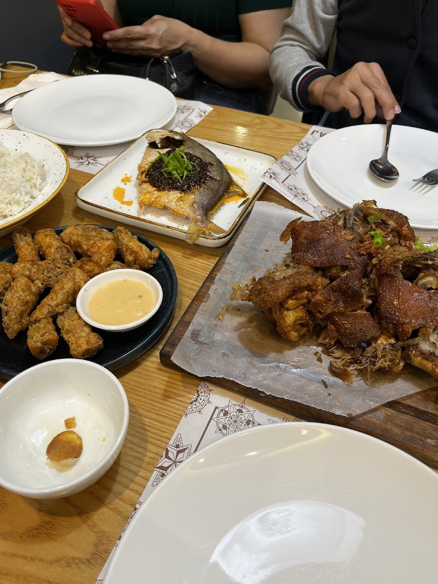 Kuya J Restaurant Photos 2