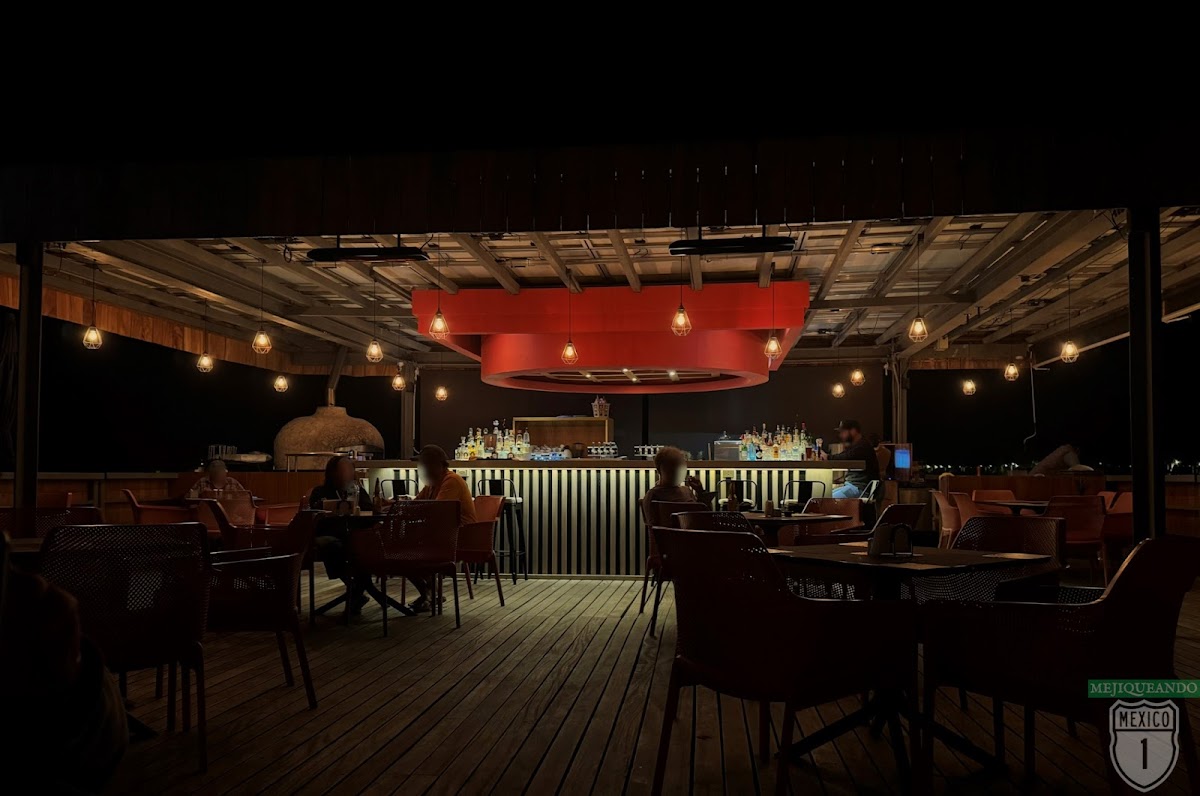 La Brisa | Restaurant + Bar Photos 2