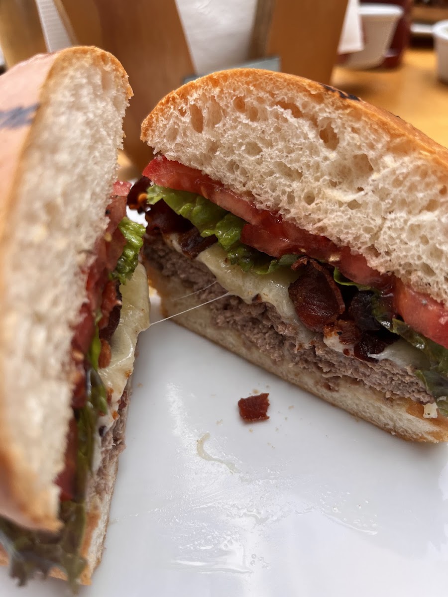 La Burguesa Photos 9