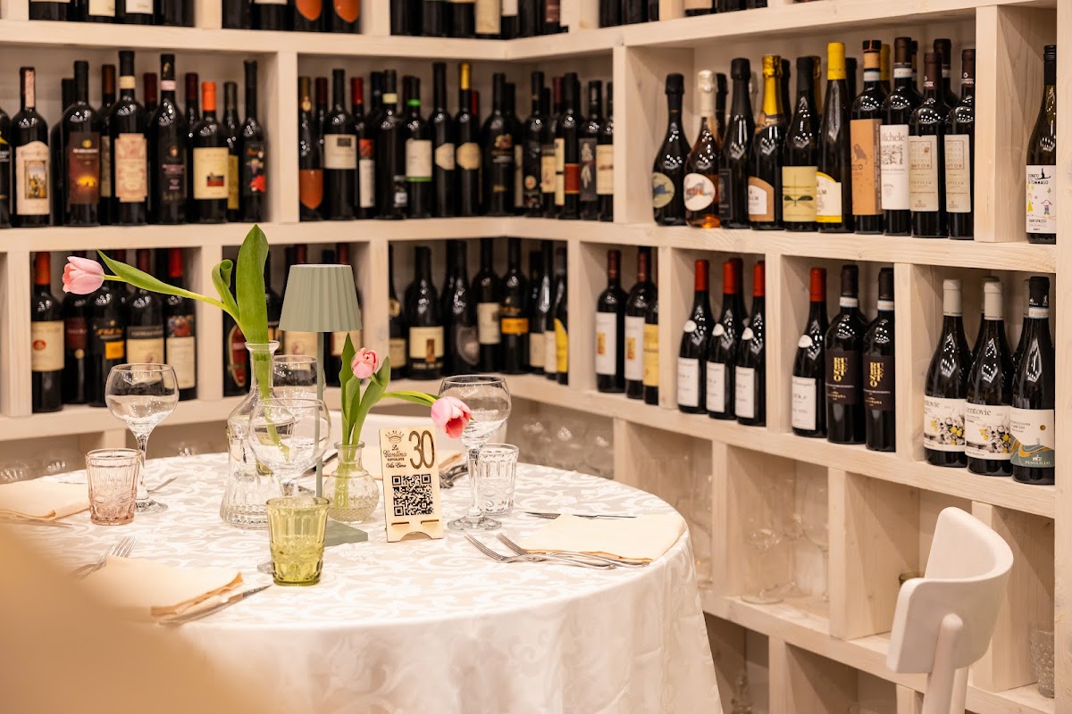 La Cantina Villa Elena