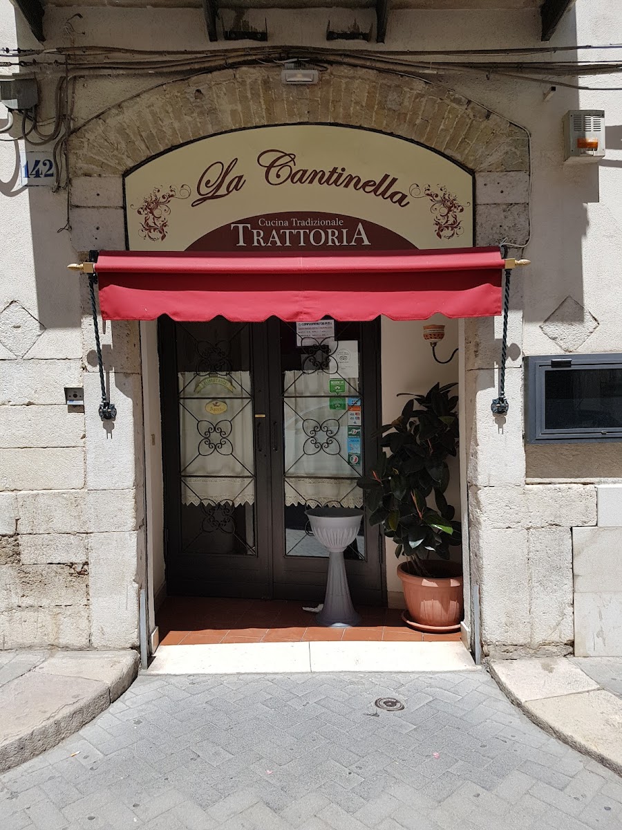 La Cantinella
