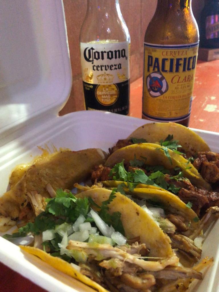 La Comadre - Taquería Photos 9