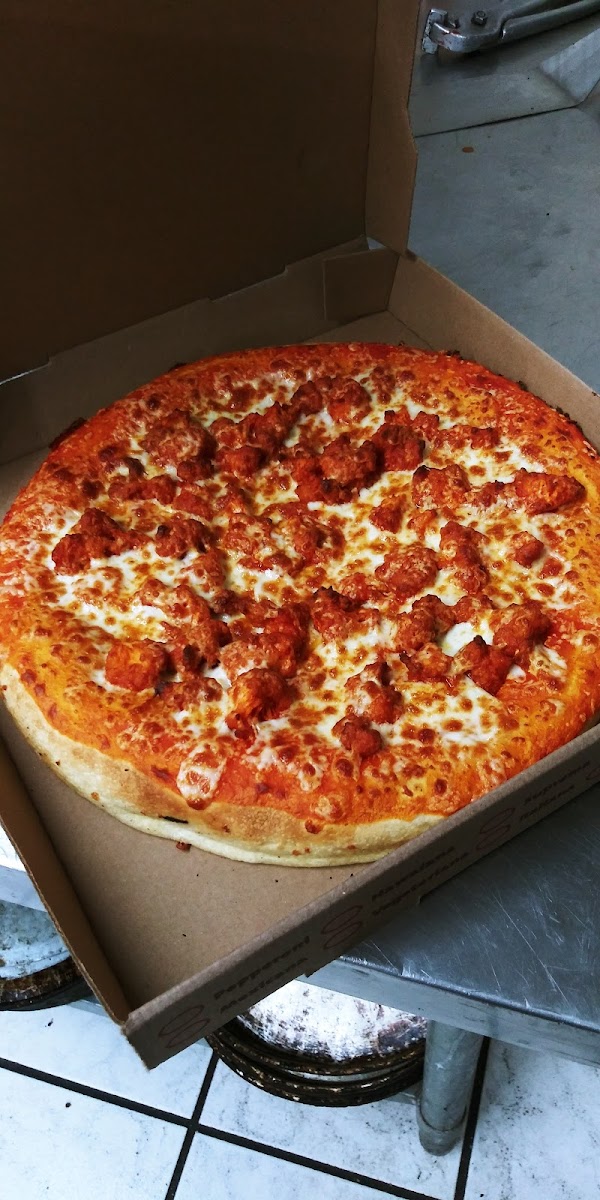 La Culpa Buffalo Wings & Pizza Photos 9