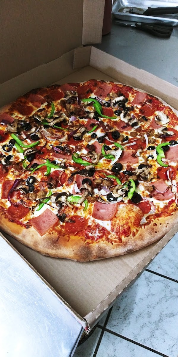 La Culpa Buffalo Wings & Pizza Photos 2