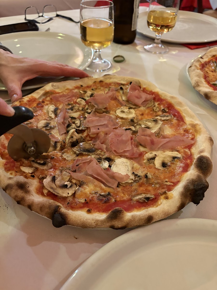 La Grotta's Pizza Photos 2