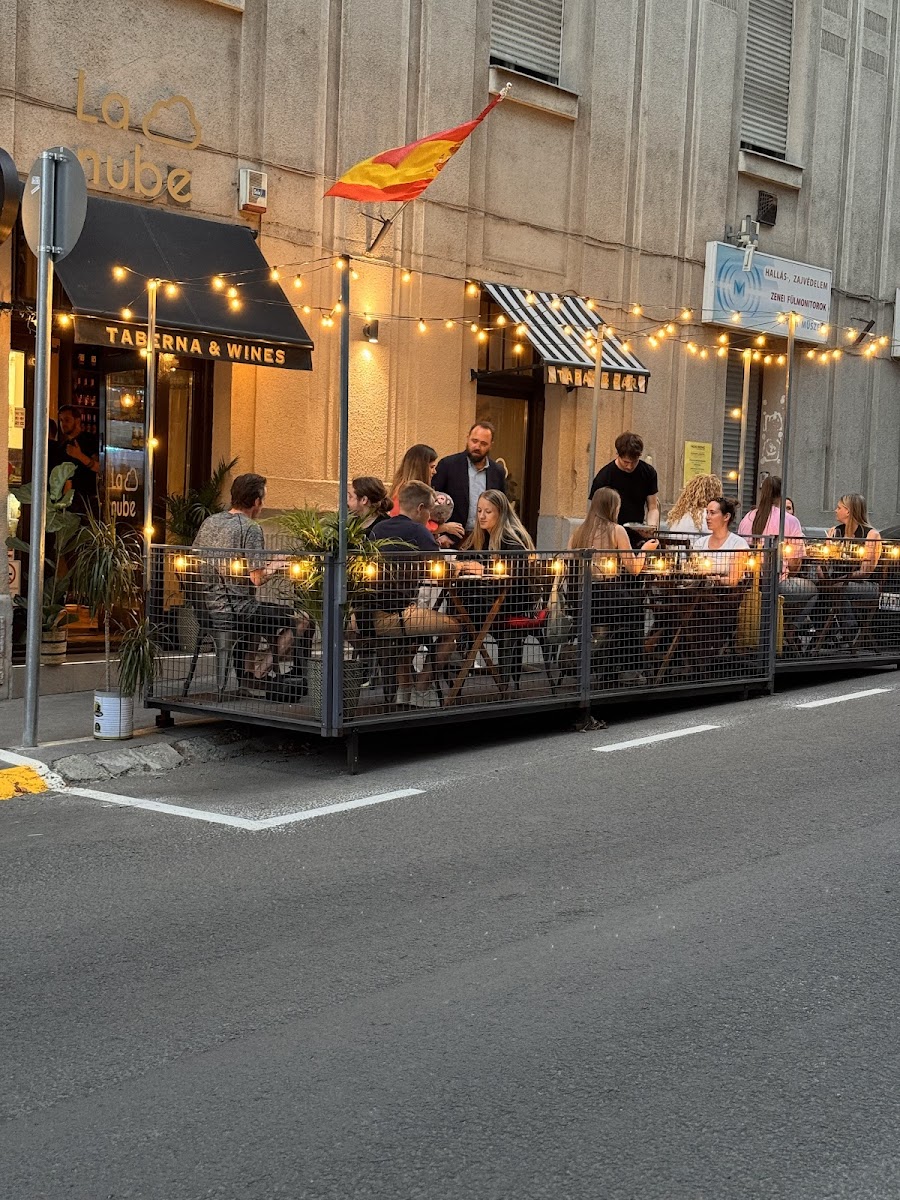 La Nube Tapas & Wine Restaurant Photos 2