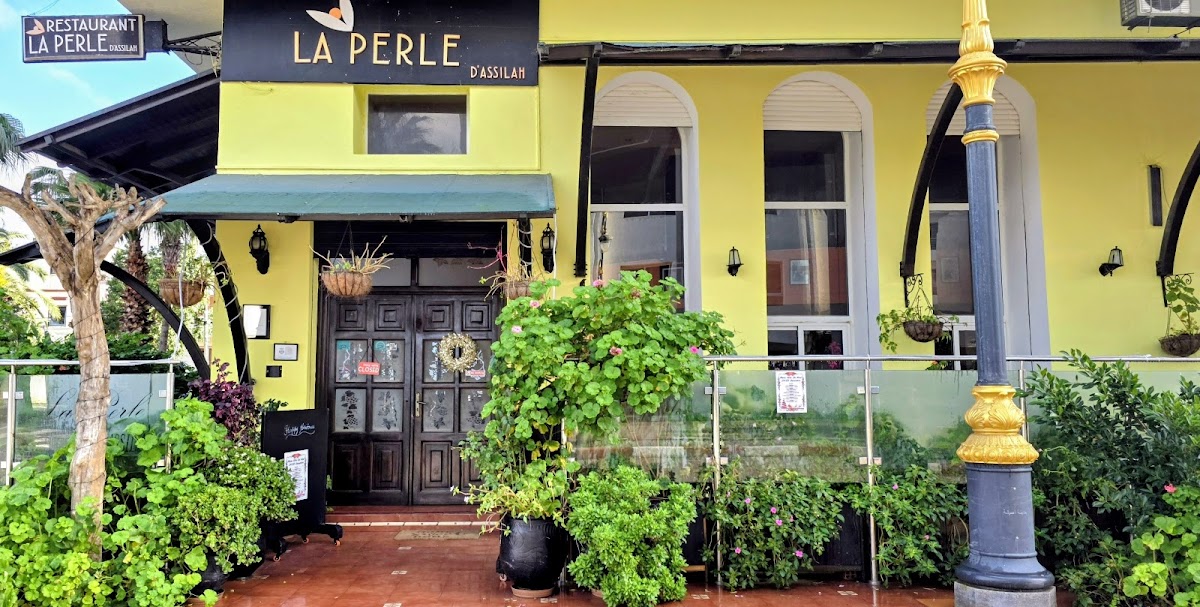 La Perle Photos 2