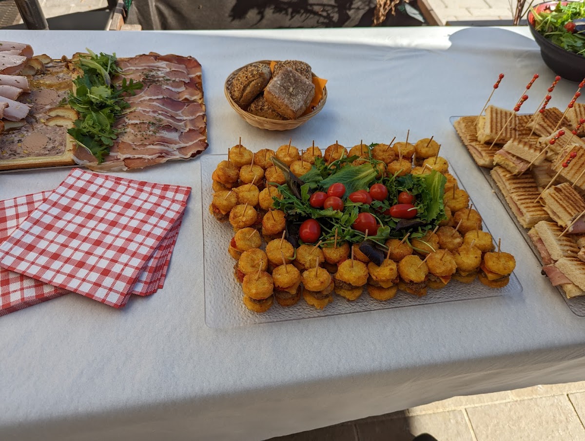 La Taniere Photos 9