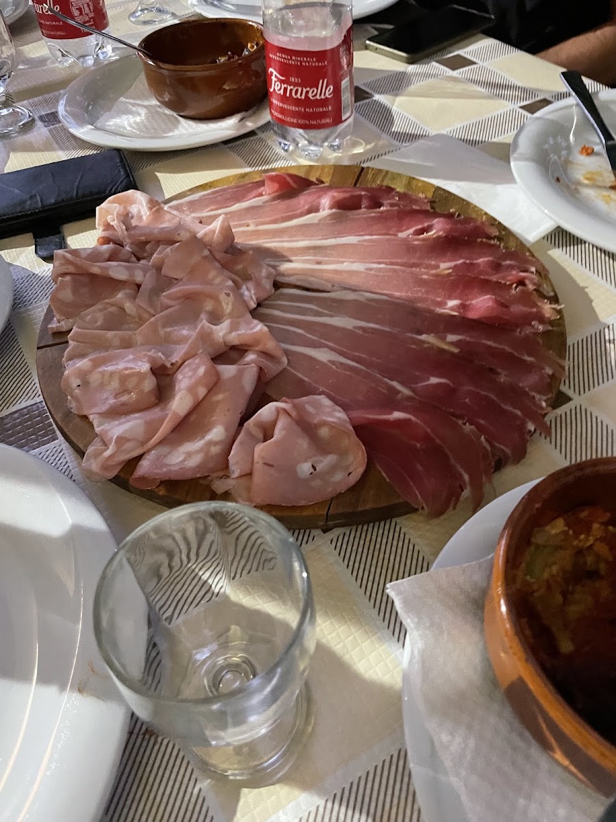 La Taverna Del Pozzo 2 - Ristorante - Pizzeria Photos 9