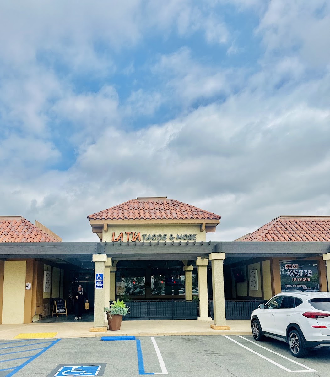 La Tia Tacos & More