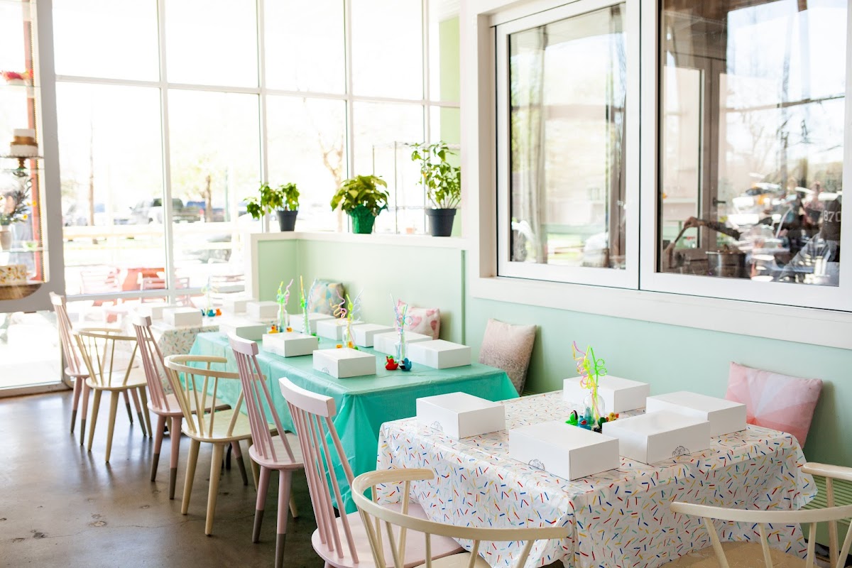 Lady Quack's Bakery And Cake Shop