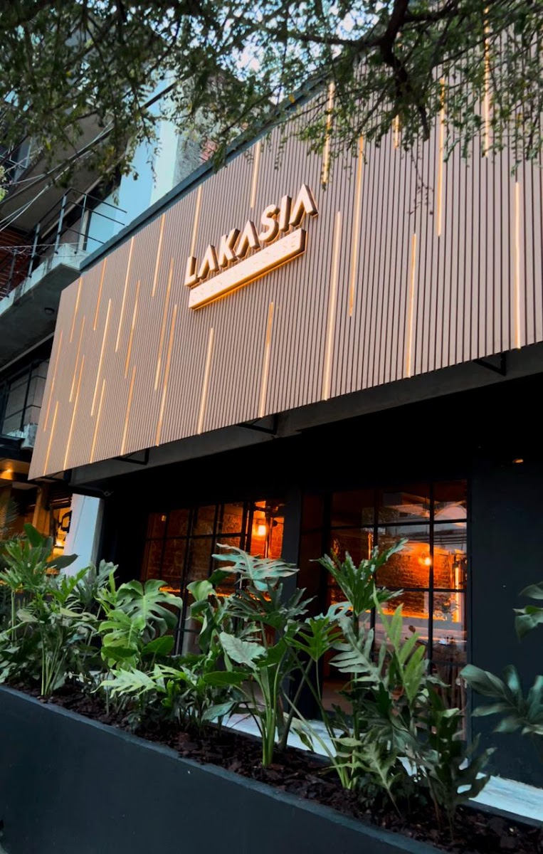 Lakasia Oriental House