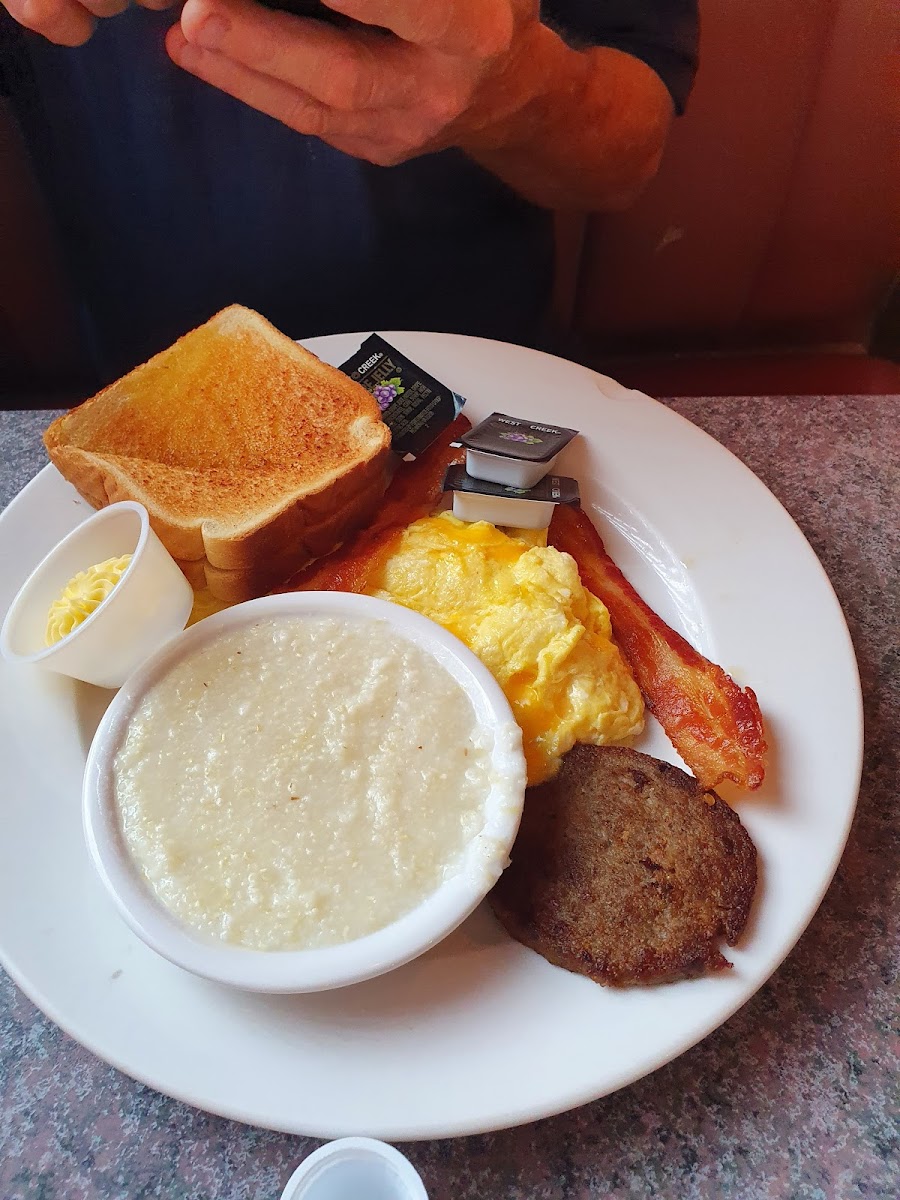 Landmark Family Restaurant Photos 9