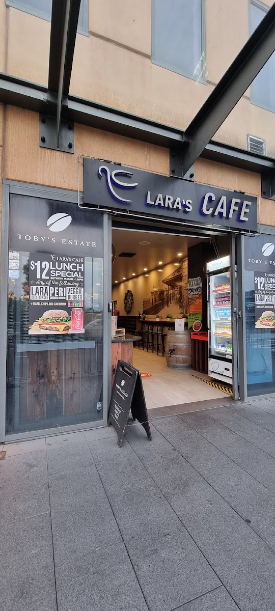 Lara's Cafe